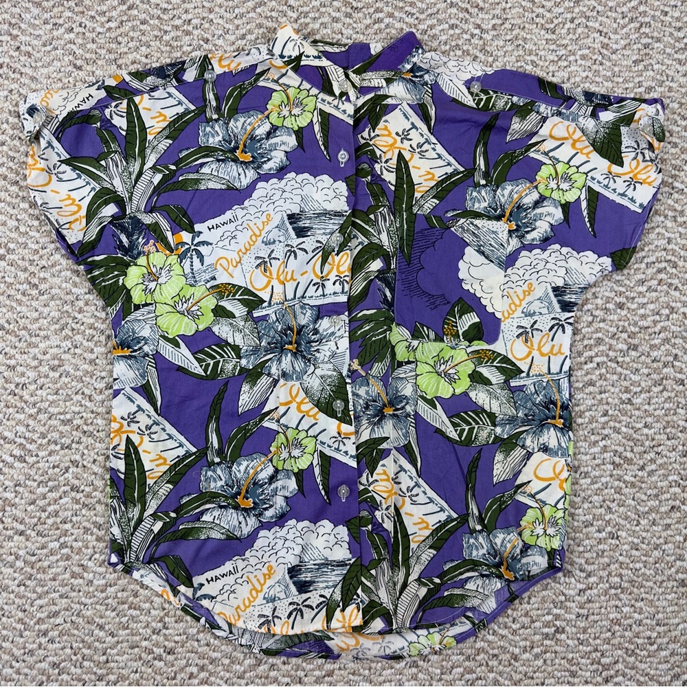 Impressive Design FREE Vintage Hawaiian Aloha Floral Shirt Women’s Medium/Large